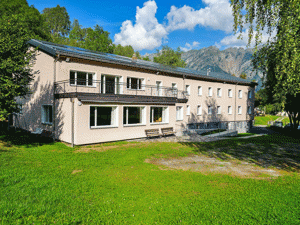 Gruppenhaus La Montanina Hausansicht Sommer