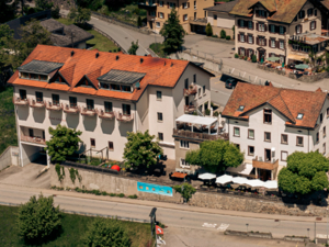 Hotel Schöntal Hausansicht Sommer