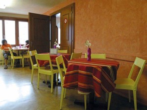 Hostel Rotschuo Jugend- und Familienferien Dining room