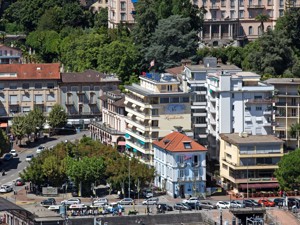 Hotel Rondinella Hausansicht Sommer