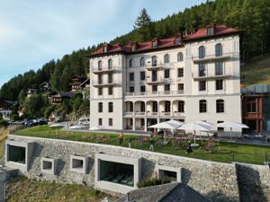 Youth Hostel Grand Hotel du Cervin House view summer