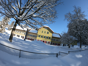 Lagerhaus Jugendalp Hausansicht Winter