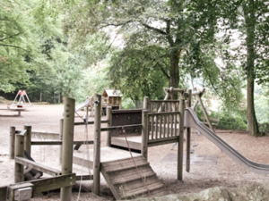 Jugendherberge Pforzheim Burg Rabeneck Spielplatz