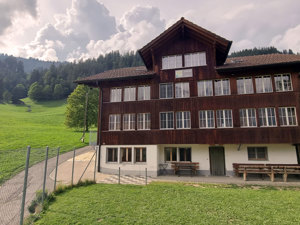 Ferienhaus Alpenflora Hausansicht Sommer