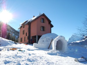 Boyscout camp Schwanderberg Villa Kunterbunt House view winter