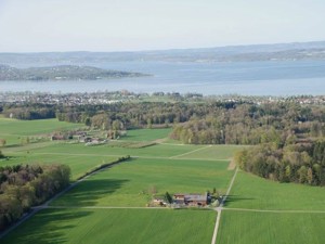 Bauernhaus Hof-Tschannen Lage Sommer