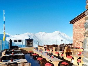 Berghaus Hörnlihütte Arosa Terrasse Winter