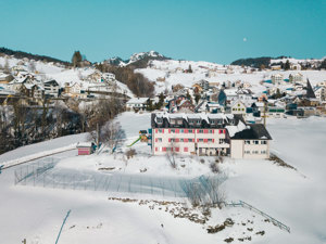 Group accommodation Schwendihaus House view winter