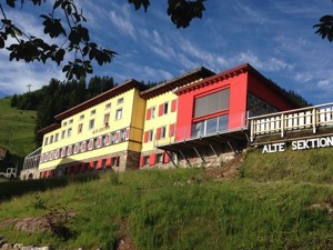 Ferienhaus Hotel, Ferienwohnung ALTE SEKTION Hausansicht Sommer