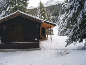 Camp Tgapalotta House view winter